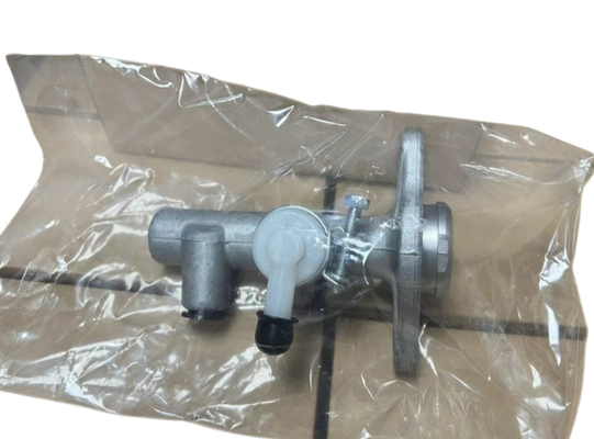 عالية الجودة مخلب أسطوانة رئيسية 31401-37011 31401-37020 هينو 300 دوترو S05C N04CT N04C داينا/تويوتا لقطع غيار هينو 300